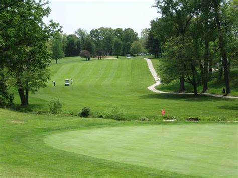 Mount Pleasant Golf Course .